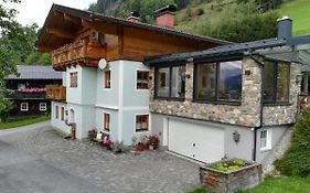 Biobergbauernhof Bergzeit Apartment in Goldegg